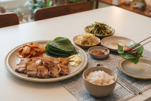 기사로 이동 - 상추의 48배라더니”…삼겹살 곁들이는 깻잎, 당뇨 예방 근거는 없다
