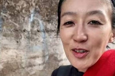 thumbnail - “짐도 늦고 화장실도 안 보였다”…홍진경, 순례길서 겪은 변비약 소동