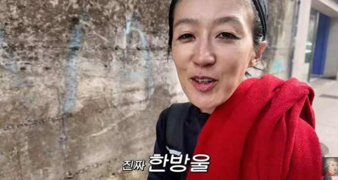 thumbnail - “짐도 늦고 화장실도 안 보였다”…홍진경, 순례길서 겪은 변비약 소동